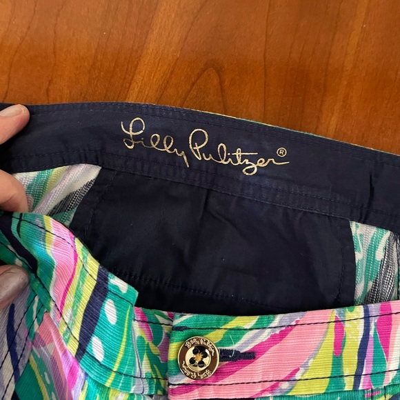 Lilly Pulitzer Liana Short. Size 6. Navy, purple, green & pink. 100% Cotton - Picture 8 of 13